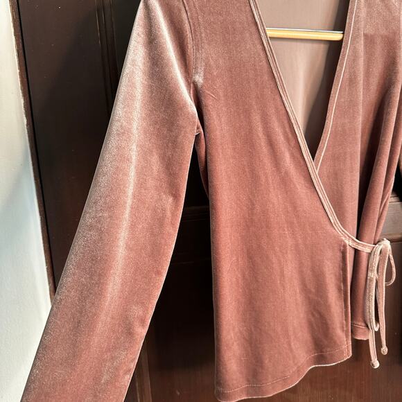 MADEWELL | Warm Ash Velvet Ballet Wrap Top Taupe Velvet | Size Extra Small - Picture 3 of 10